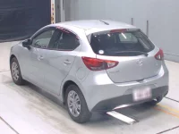 Mazda DEMIO лот № 30021 оценка 4  с аукциона в Японии 5