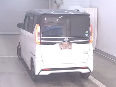 Nissan ROOX  с аукциона в Японии