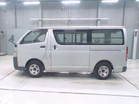 Toyota HIACE VAN лот № 30026 оценка R  с аукциона в Японии 3