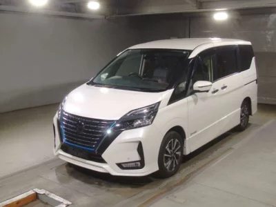 Nissan SERENA  с аукциона в Японии