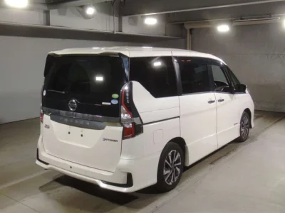 Nissan SERENA  с аукциона в Японии