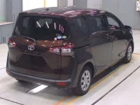 Toyota SIENTA лот № 30030 оценка 4  с аукциона в Японии 1