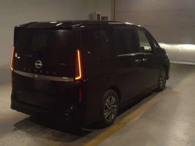 Nissan SERENA  с аукциона в Японии