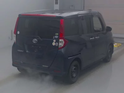 Toyota ROOMY  с аукциона в Японии