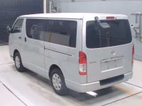 Toyota HIACE VAN лот № 30033 оценка 3.5  с аукциона в Японии 5