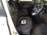 Toyota ROOMY лот № 30039 оценка 4  с аукциона в Японии 7