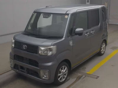 Toyota PIXIS MEGA