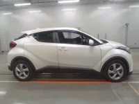 Toyota C-HR лот № 36130 оценка 4.5  с аукциона в Японии 2