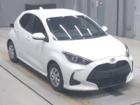 Toyota YARIS лот № 30046 оценка 4.5  с аукциона в Японии 4