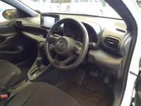 Toyota YARIS лот № 30046 оценка 4.5  с аукциона в Японии 6