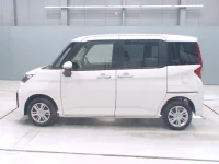 Toyota ROOMY лот № 30048 оценка 4  с аукциона в Японии 3