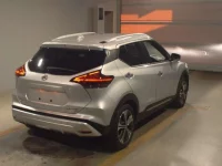 Nissan KICKS лот № 2151 оценка 4  с аукциона в Японии 1