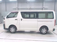 Toyota HIACE VAN лот № 30055 оценка 4  с аукциона в Японии 3