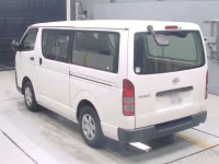 Toyota HIACE VAN лот № 30056 оценка 4  с аукциона в Японии 5