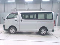 Toyota HIACE VAN лот № 30057 оценка 4.5  с аукциона в Японии 3