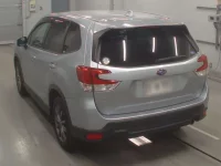 Subaru FORESTER лот № 90028 оценка 4  с аукциона в Японии 5