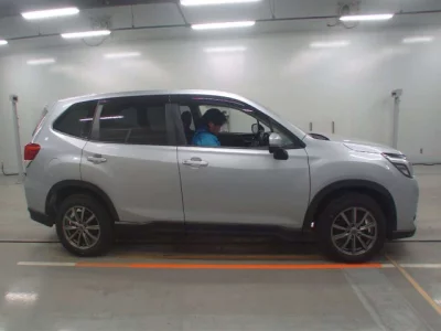 Subaru FORESTER  с аукциона в Японии