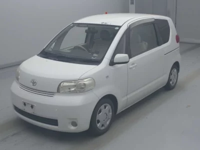Toyota PORTE  с аукциона в Японии