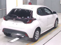 Toyota YARIS лот № 30064 оценка 4.5  с аукциона в Японии 1