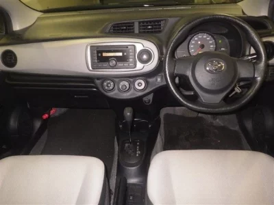 Toyota VITZ  с аукциона в Японии