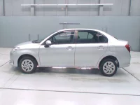Toyota COROLLA AXIO лот № 30065 оценка 4  с аукциона в Японии 3