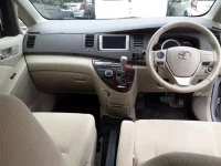 Toyota ISIS лот № 30066 оценка 3.5  с аукциона в Японии 8