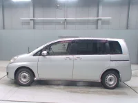 Toyota ISIS лот № 30066 оценка 3.5  с аукциона в Японии 3