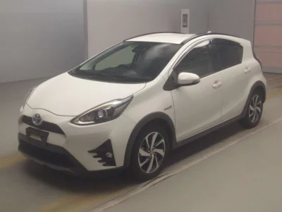 Toyota AQUA  с аукциона в Японии