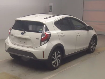 Toyota AQUA  с аукциона в Японии