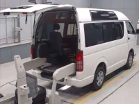 Toyota HIACE VAN лот № 30067 оценка 3.5  с аукциона в Японии 1