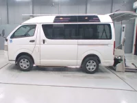 Toyota HIACE VAN лот № 30067 оценка 3.5  с аукциона в Японии 3