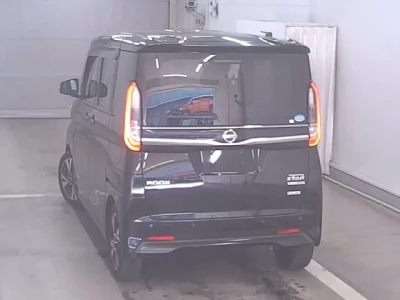 Nissan ROOX  с аукциона в Японии