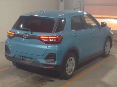 Toyota RAIZE  с аукциона в Японии