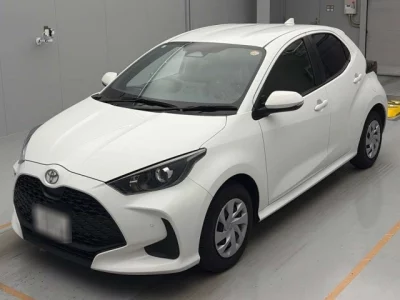 Toyota YARIS  с аукциона в Японии