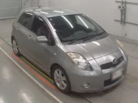 Toyota VITZ лот № 10295 оценка 3  с аукциона в Японии 4