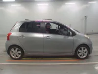 Toyota VITZ лот № 10295 оценка 3  с аукциона в Японии 2