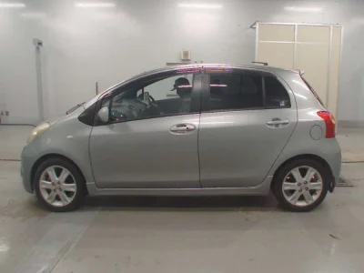 Toyota VITZ  с аукциона в Японии
