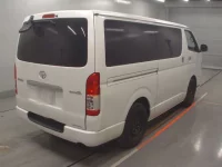 Toyota HIACE VAN лот № 30002 оценка 3.5  с аукциона в Японии 1