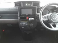 Toyota ROOMY лот № 30080 оценка 4  с аукциона в Японии 8