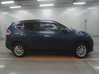 Nissan X-TRAIL лот № 30005 оценка R  с аукциона в Японии 2