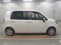 Toyota SPADE лот № 10305 оценка 4  с аукциона в Японии 2