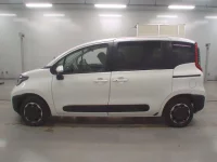 Toyota SIENTA лот № 30007 оценка 5  с аукциона в Японии 3