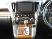 Toyota ALPHARD лот № 30085 оценка 4  с аукциона в Японии 8