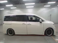 Nissan ELGRAND лот № 30013 оценка 3.5  с аукциона в Японии 2