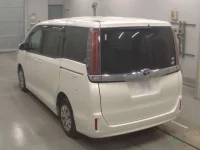 Toyota NOAH лот № 30015 оценка 3.5  с аукциона в Японии 5