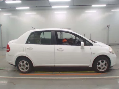 Nissan TIIDA LATIO