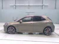 Toyota COROLLA SPORT лот № 30096 оценка 4  с аукциона в Японии 3