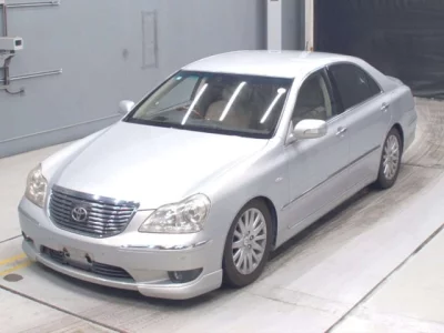 Toyota CROWN  с аукциона в Японии