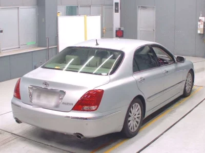 Toyota CROWN  с аукциона в Японии