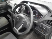 Toyota NOAH лот № 30026 оценка R  с аукциона в Японии 6